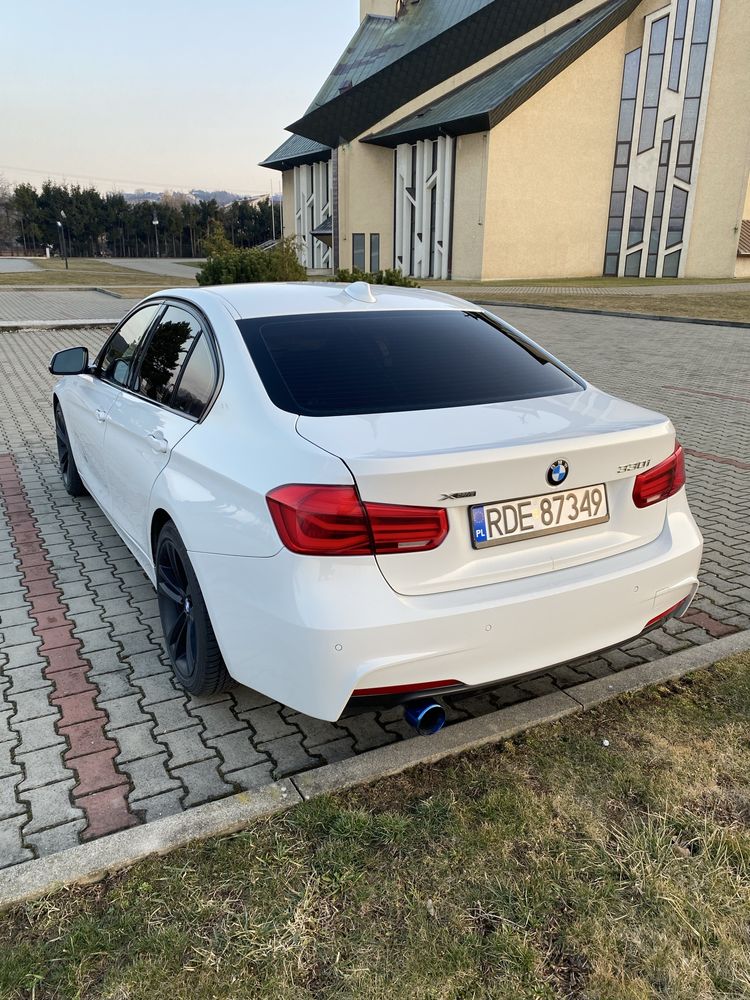 Bmw F30 z 2017 roku, harman kardon