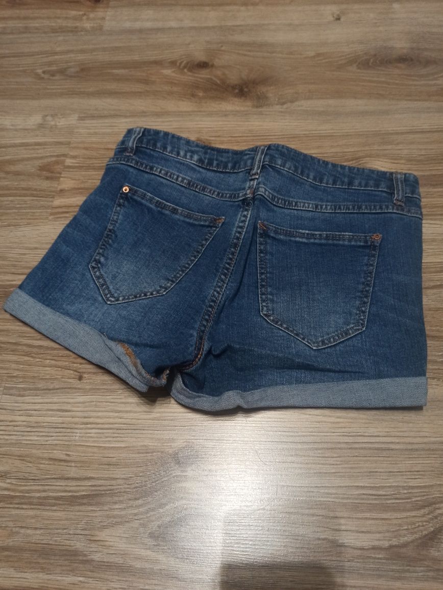 Jeansowe szorty Reserved