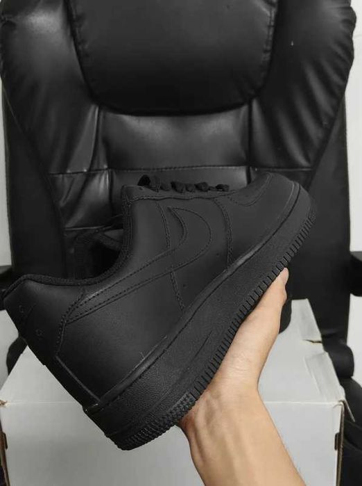 Buty Trampk Nike Air Force 1 Low '07 Black R.42