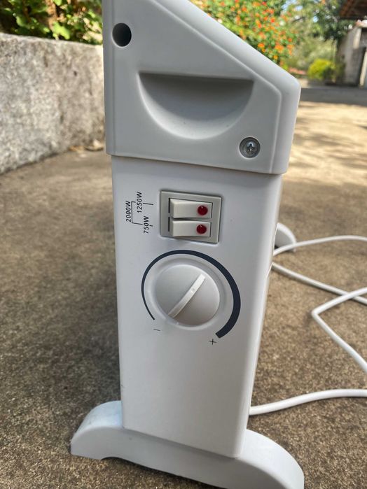 Aquecedor Elétrico | 2000W    (Convector elétrico móvel)