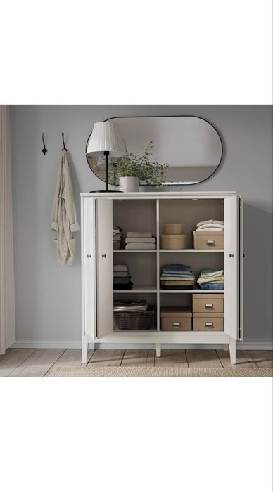 Armário com portas dobráveis