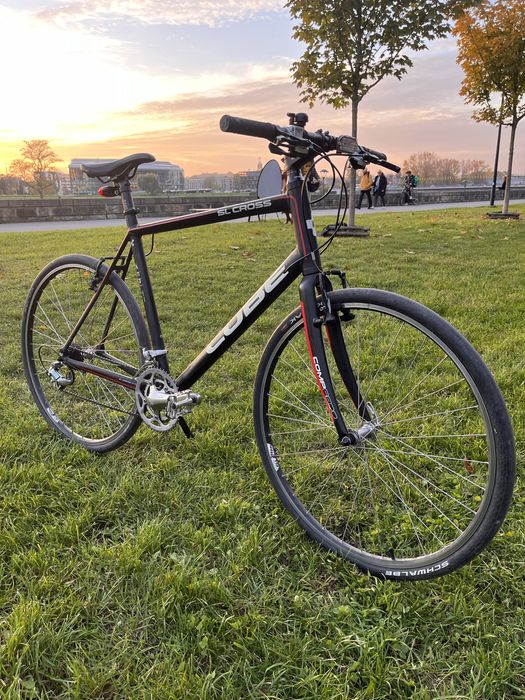 Rower Cube aluminiowy 28 koła