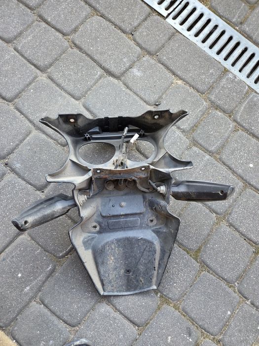Błotnik zadupek uchwyt tablicy suzuki gsr600