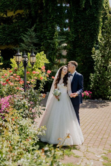 Весільна сукня на високу дівчинку