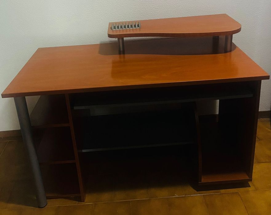 Secretaria mais cadeira