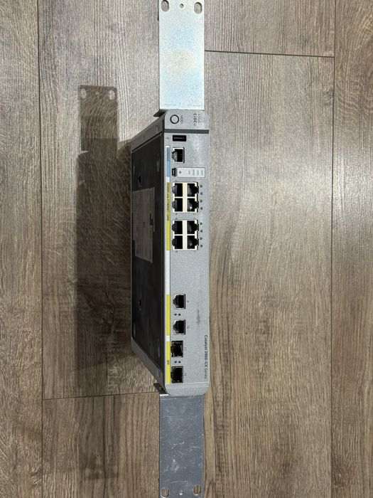 Przełącznik Switch Cisco 2960CX-8-PCL POE 8 portów montaż rack