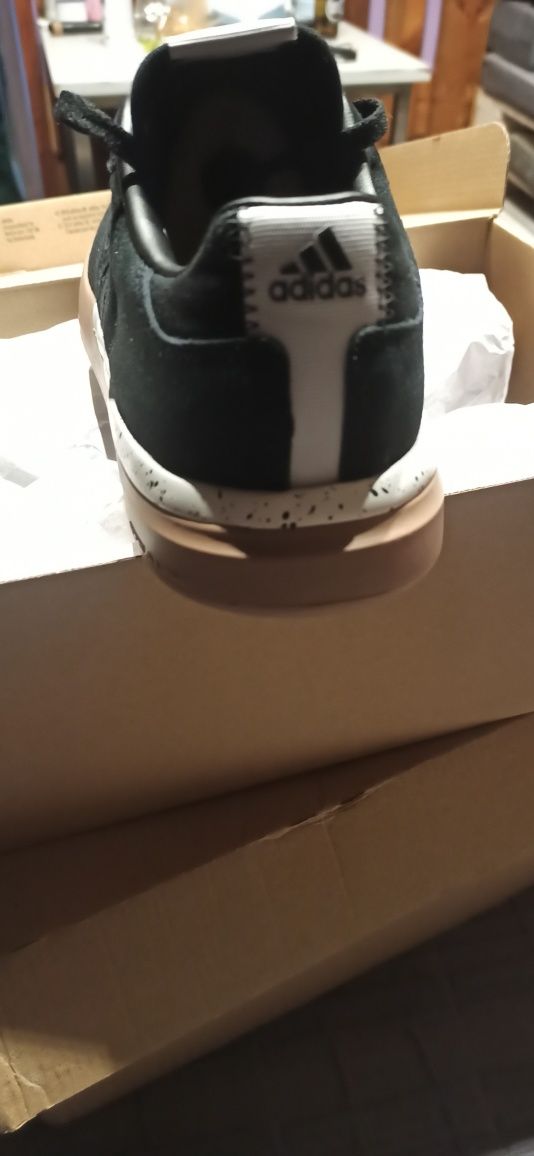 Sapatilhas Adidas 5 ten sleuth Novas