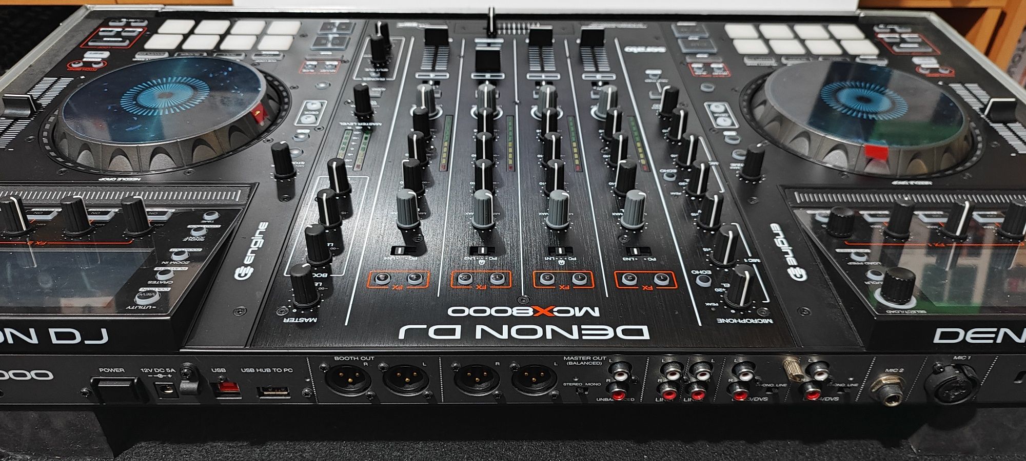 Denon MCX8000 com case novo