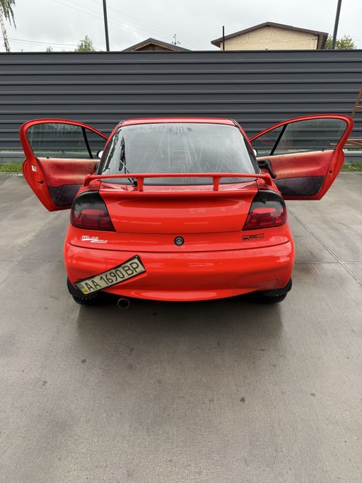 Opel Tigra 1.4 , 1995 року