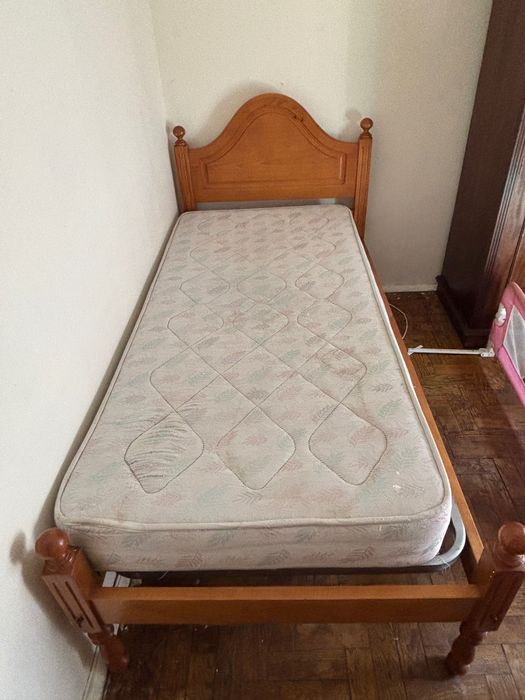 Cama de solteiro 90x 200 cm