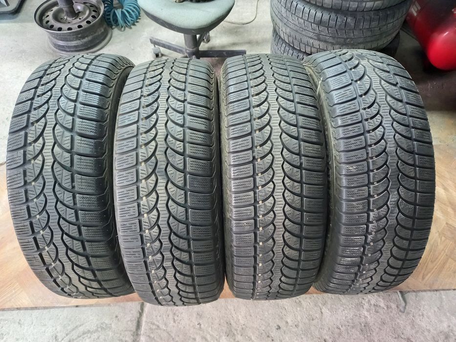Продам шины 245 65 17 Бриджстун близак