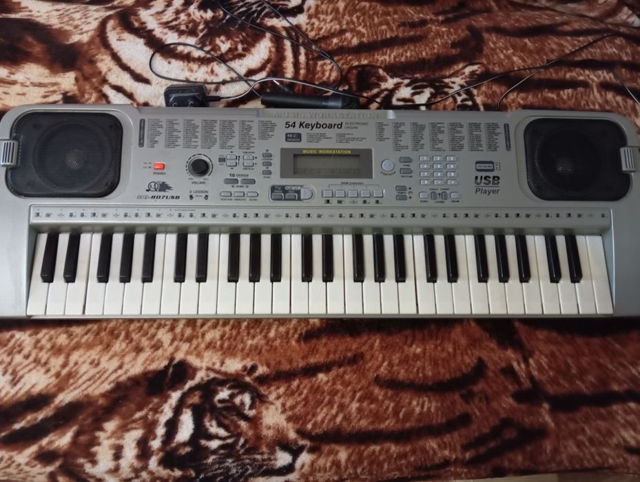 Музикальний дитячий синтезатор