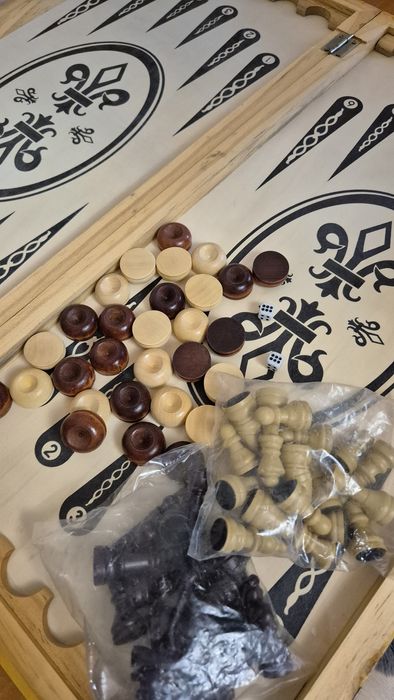 Шахова дошка. Шашки, шахи, нарди. Шахмати, шахматная доска