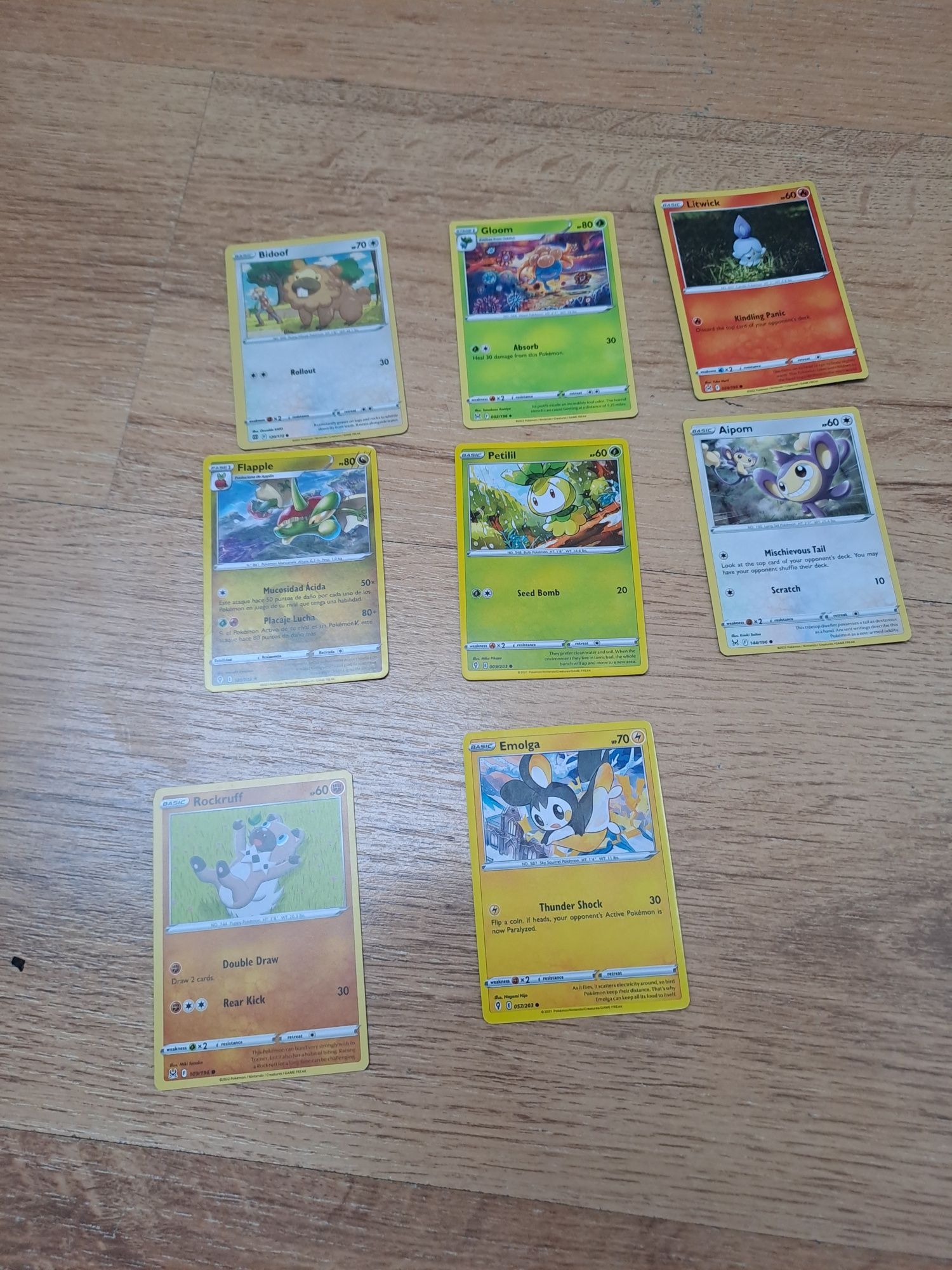 8 oryginalnych kart pokemon