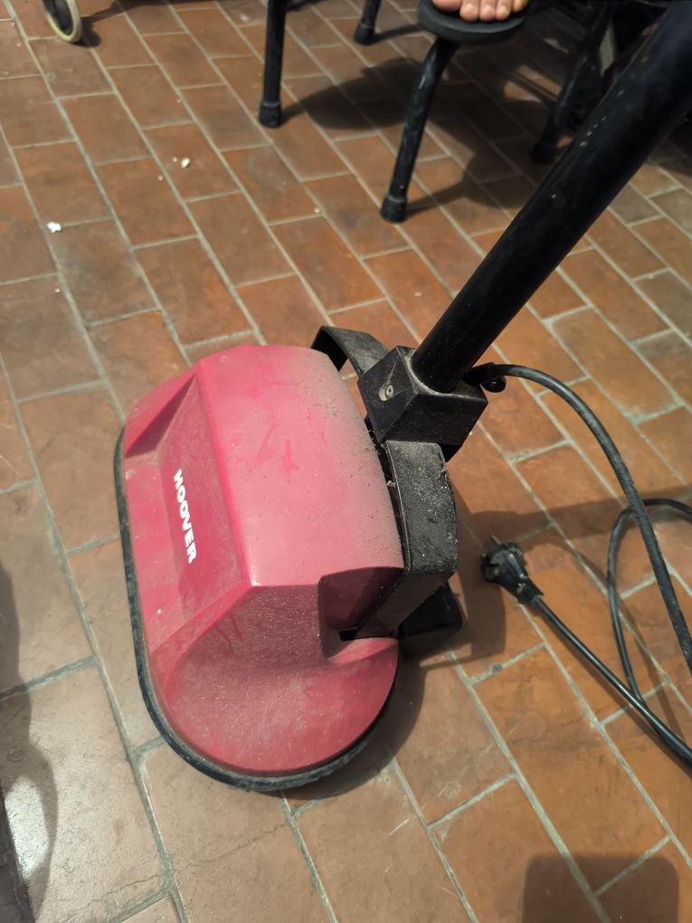 Máquina polidora e enceradora