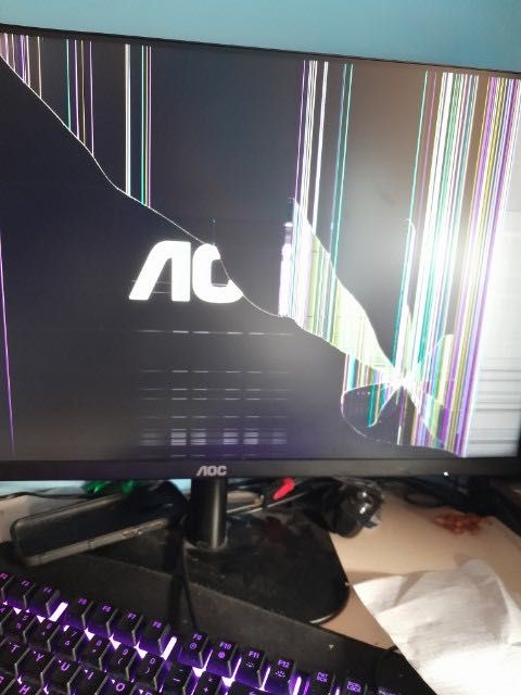 Monitor 24’’ AOC z uszkodzoną matrycą, mało używany