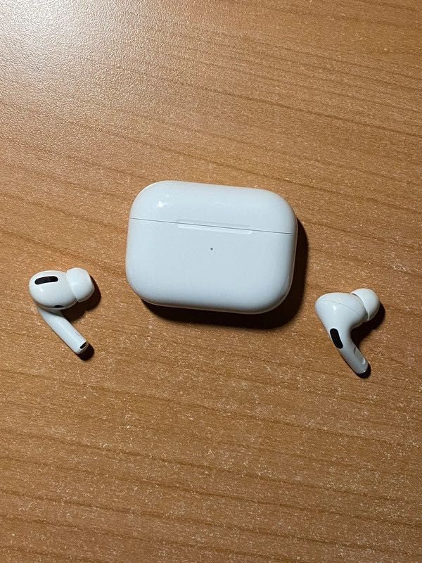 Оригінальні навушники Apple AirPods Pro 1