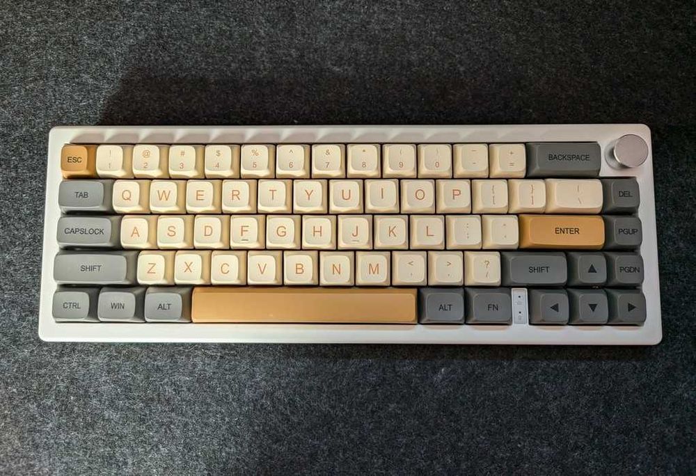 Klawiatura mechaniczna Zuoya GMK67 [2.4gHz, BT, Kabel] - Otemu Gold