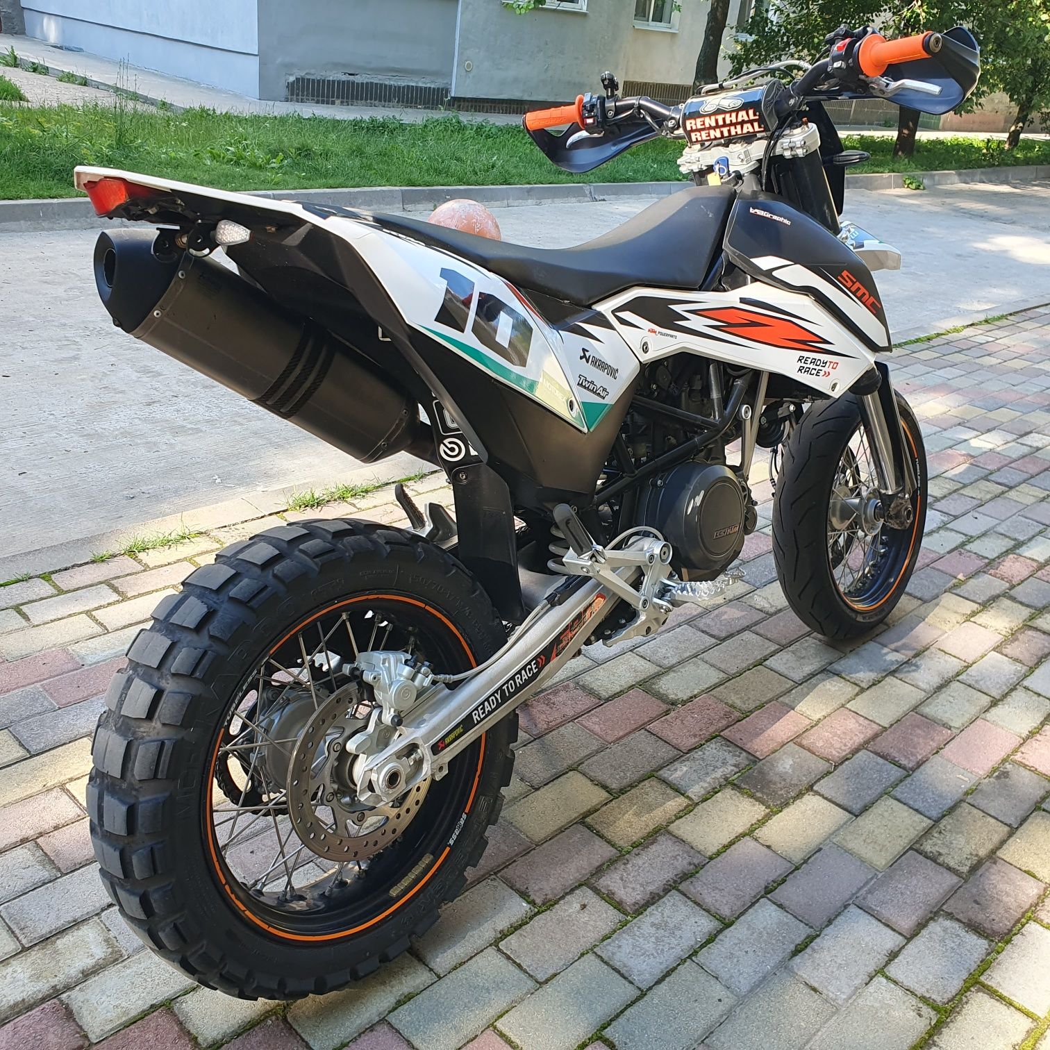 KTM SMC 690 supermoto