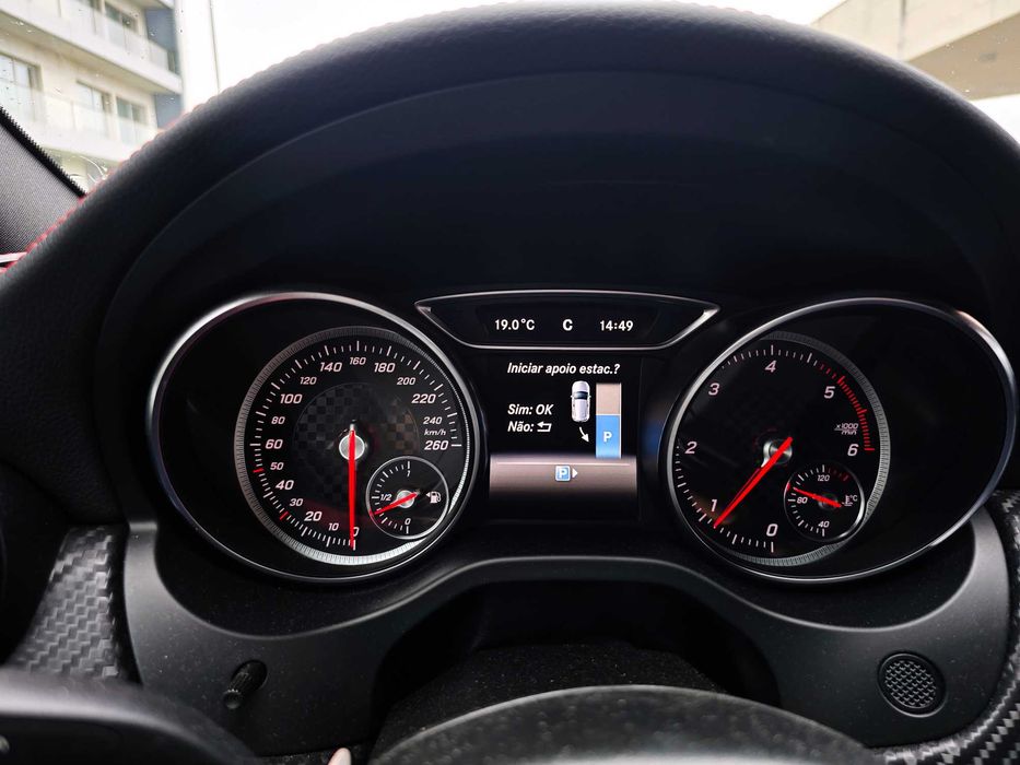 Mercedes-Benz Classe A 180 d | 2016 | Pack Night | AMG Line
