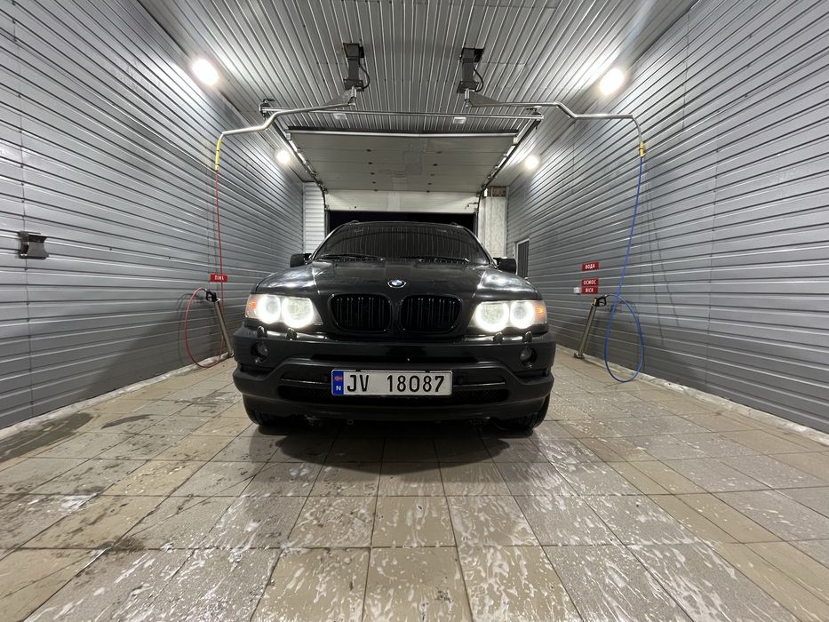 Продаю х5 в дуже хорошому стані