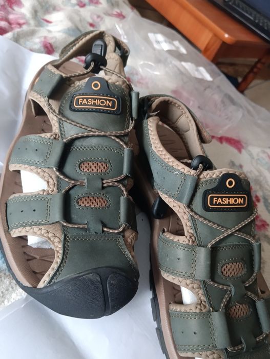 Сандали новые. Качество высокое. 44-45
