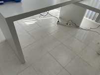 Secretaria em branco em bom estado com pouco uso