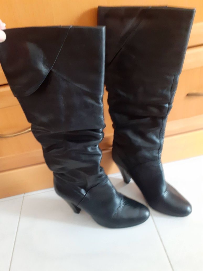 Botas pretas Cano Alto ( Bianca )