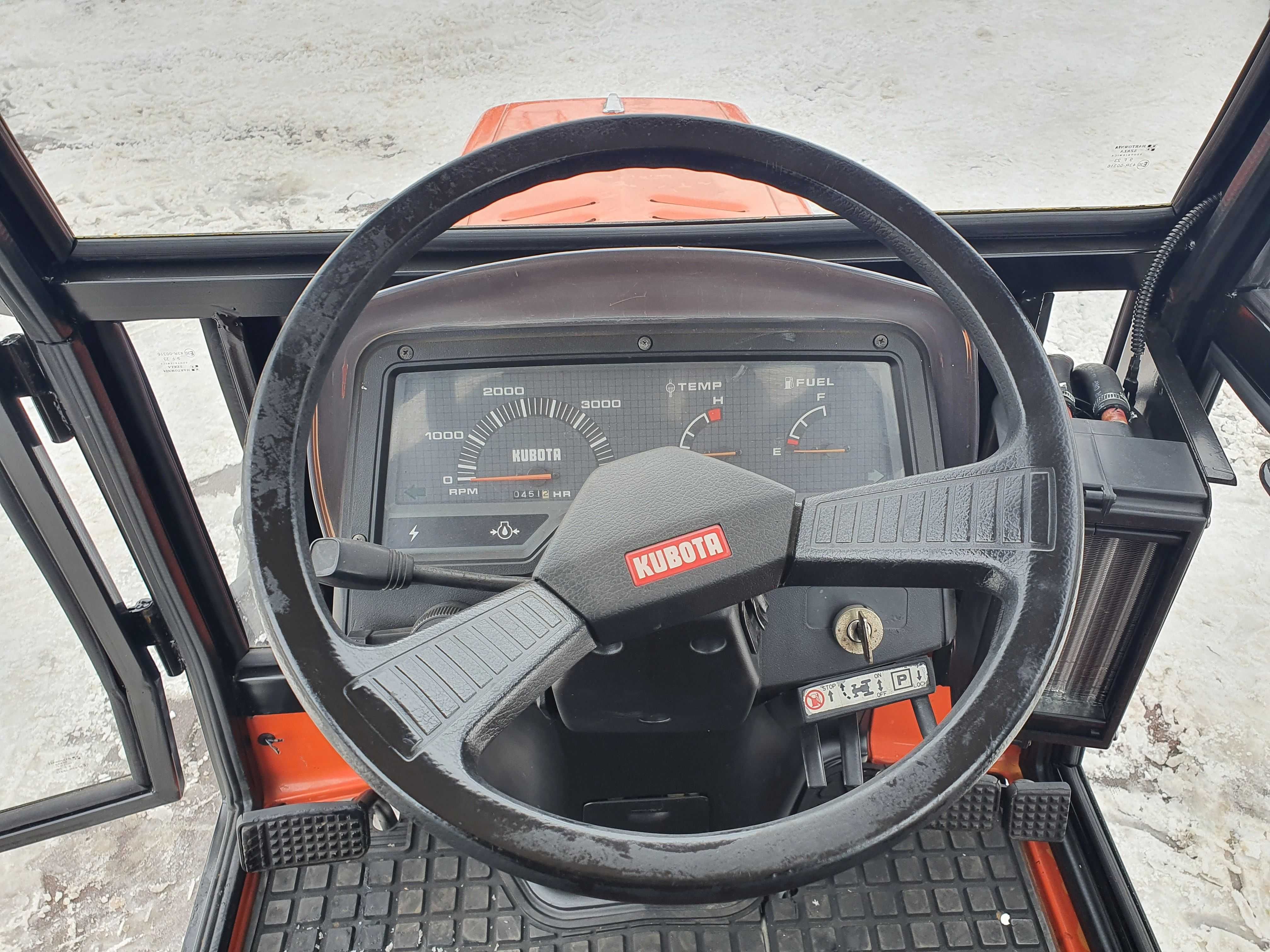 Kubota Saturn X-20 DT traktorek 4x4 diesel 20 KM kabina 4-cylindry