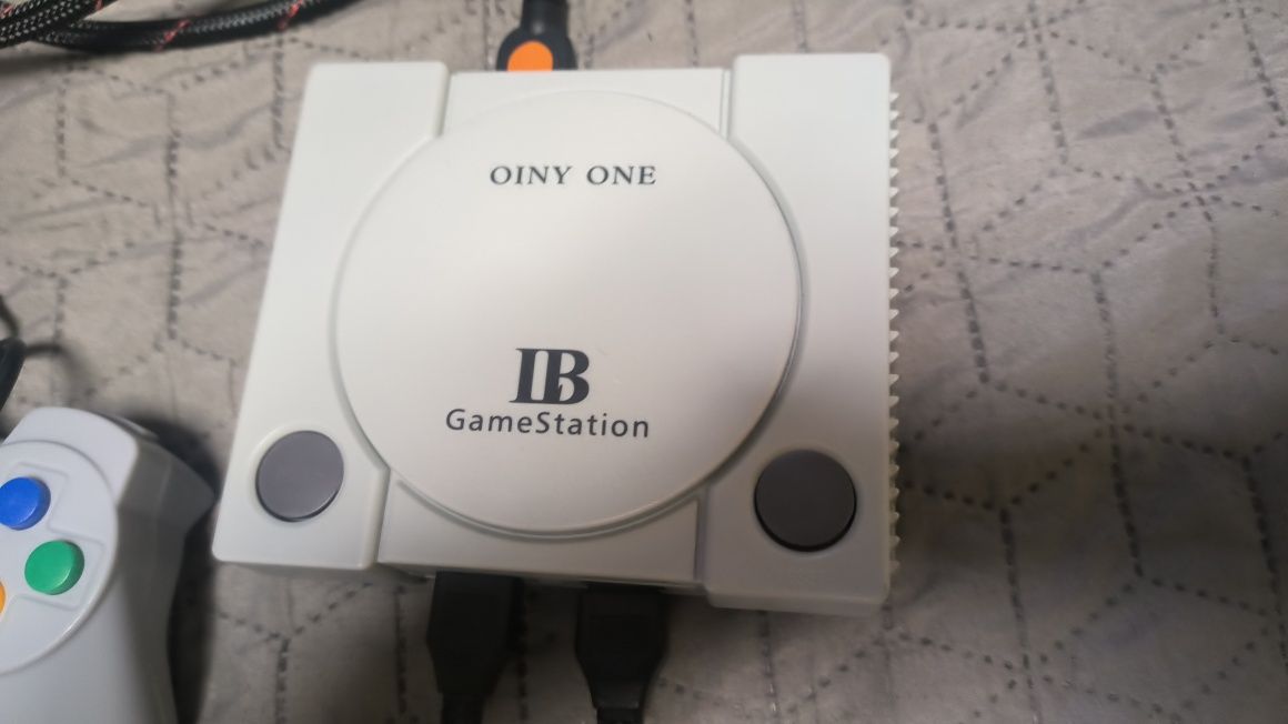 Продам игровую приставку oiny ib game station rs-70