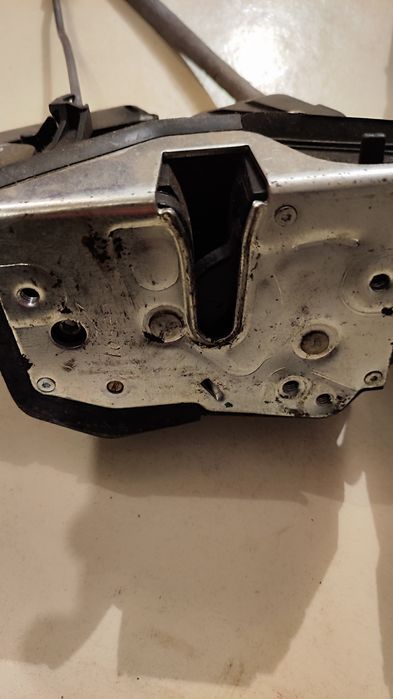 Продам замки задних дверей для BMW e46