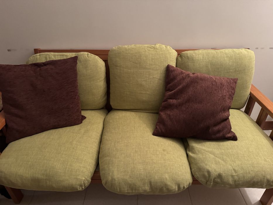 1 sofá e 2 cadeirões