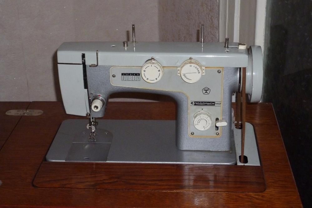 Швейная машина "Подольск - 142" в отличном рабочем состоянии