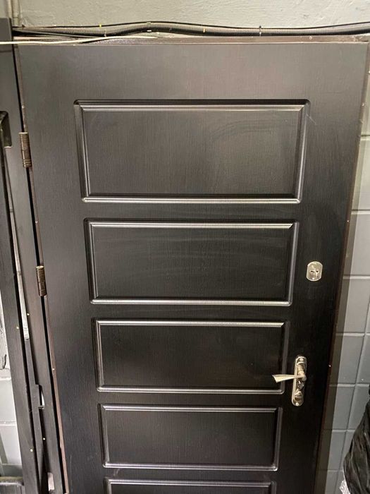 Двері вхідні броньовані 1050*2100 з коробкою