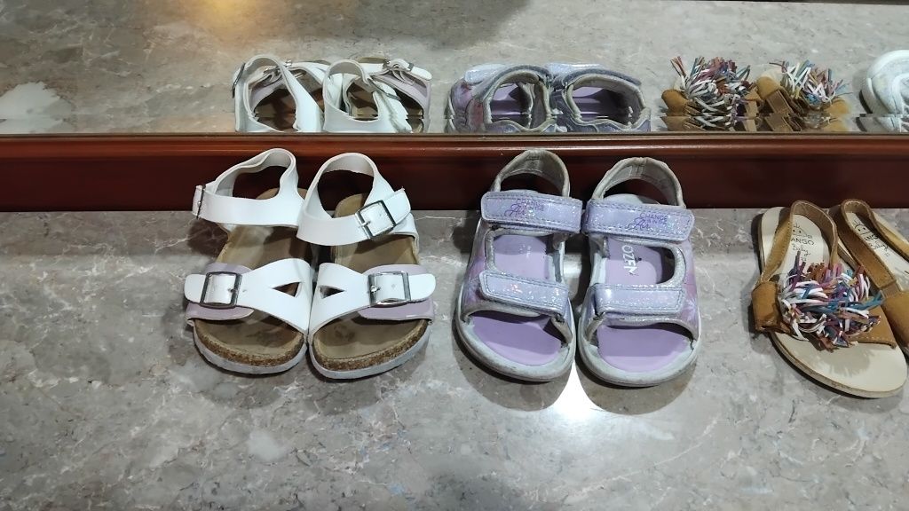 Sapatos criança em muito bom estado
