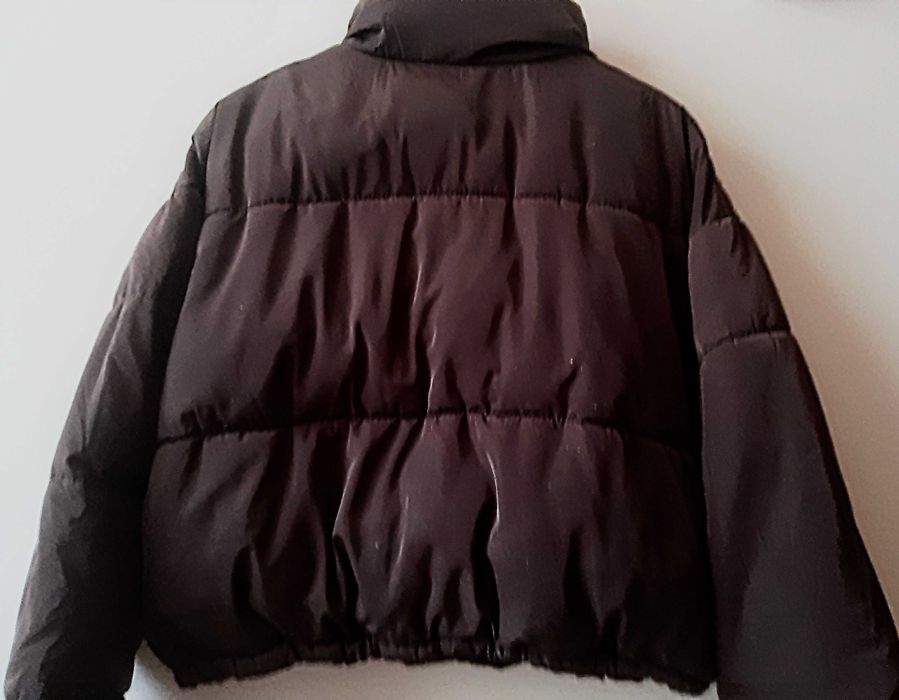 продам теплую куртку-бомбер h&m