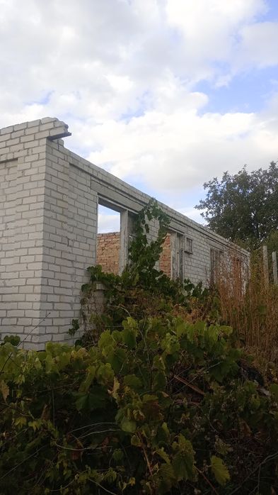 Продаж будинку недобудваного біля центру міста Золотоноша!