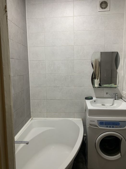 Продам хорошую, жилую, уютную квартиру в центре города