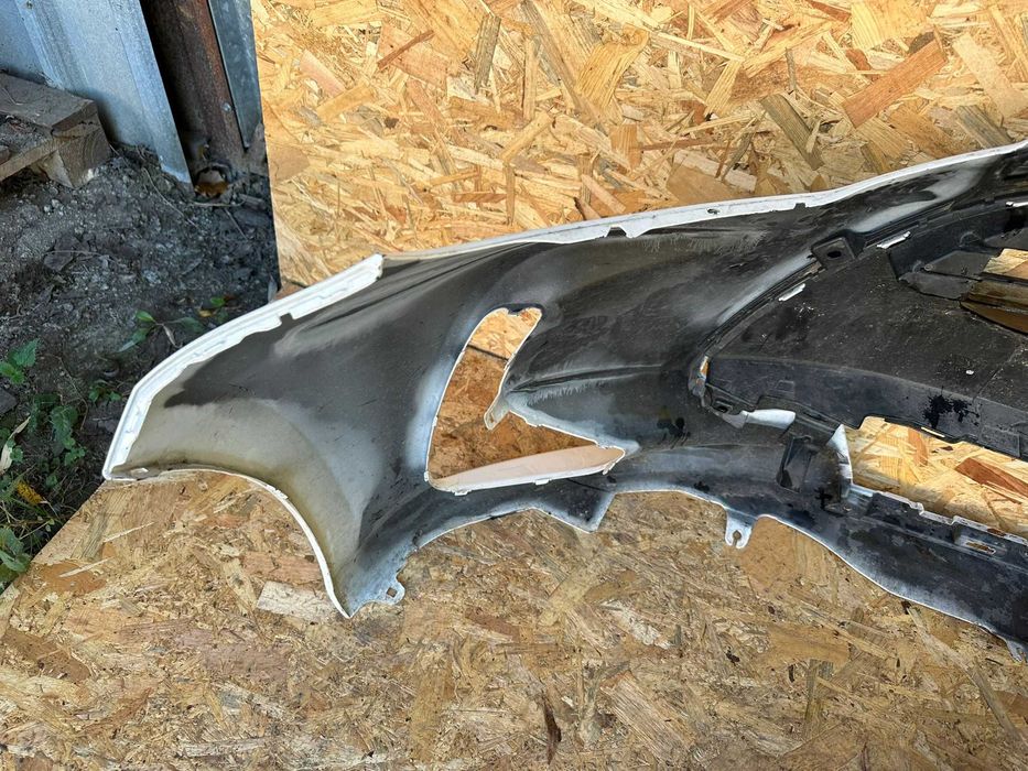 Toyota Yaris IV 4 20- zderzak przedni przód cały