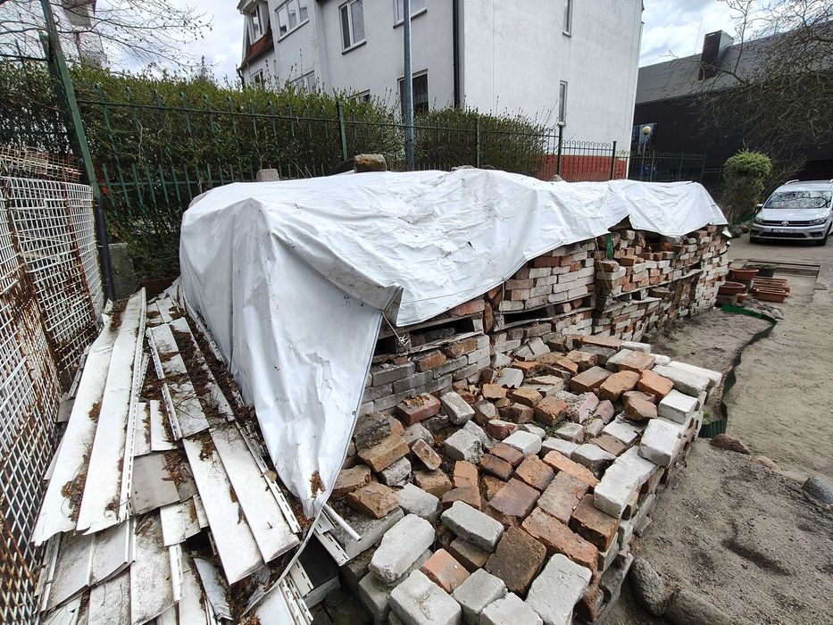 Cegła rozbiórkowa czerwona i biała oddam za wywóz  ok 20 palet.