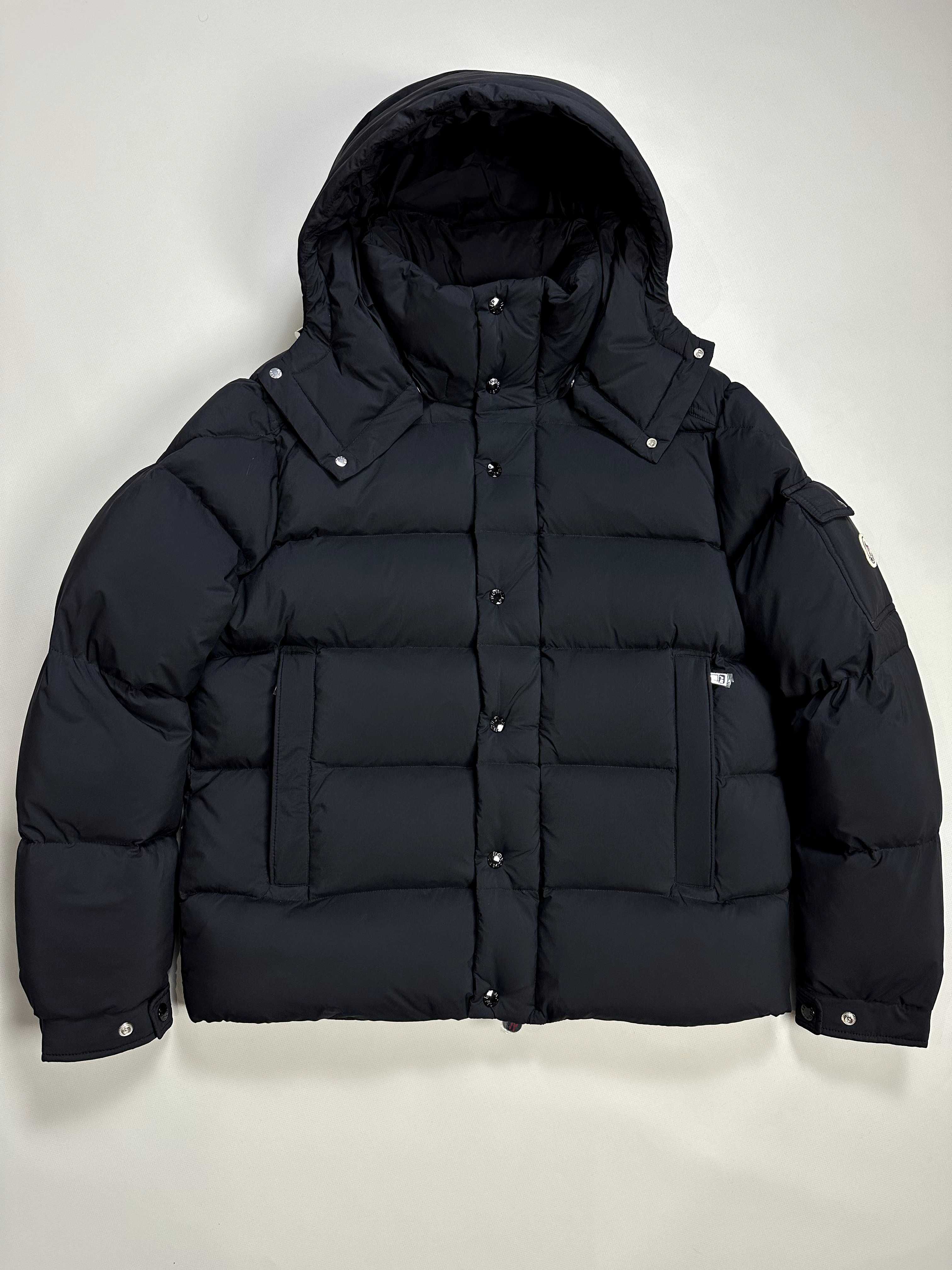 Пуховик Moncler Vezere Short Down Jacket монклер везере maya майя