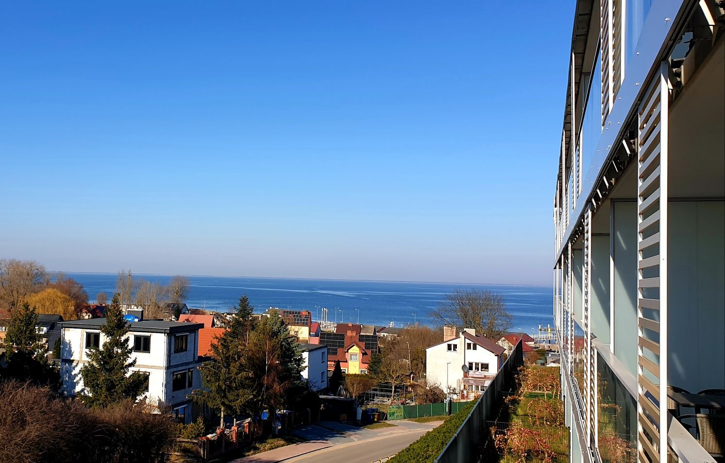 Nocleg nad morzem. Apartament z widokiem, 200m do plaży, 3.5h od Wawy,