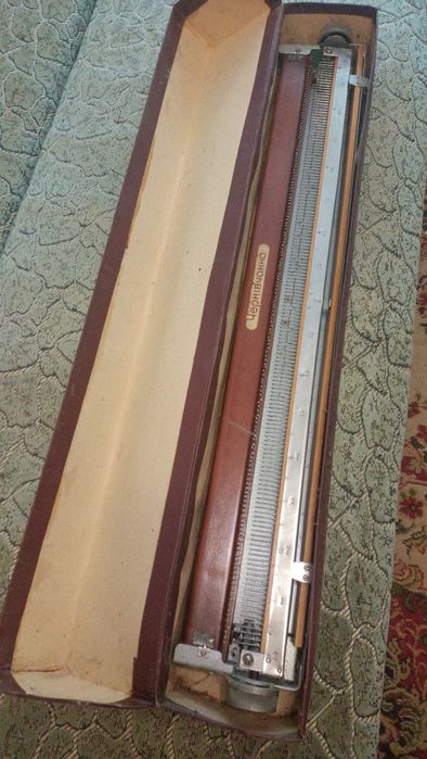 Вязальна машинка Чернівчанка