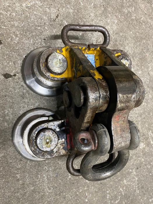 Rolka-chwytak do szyn