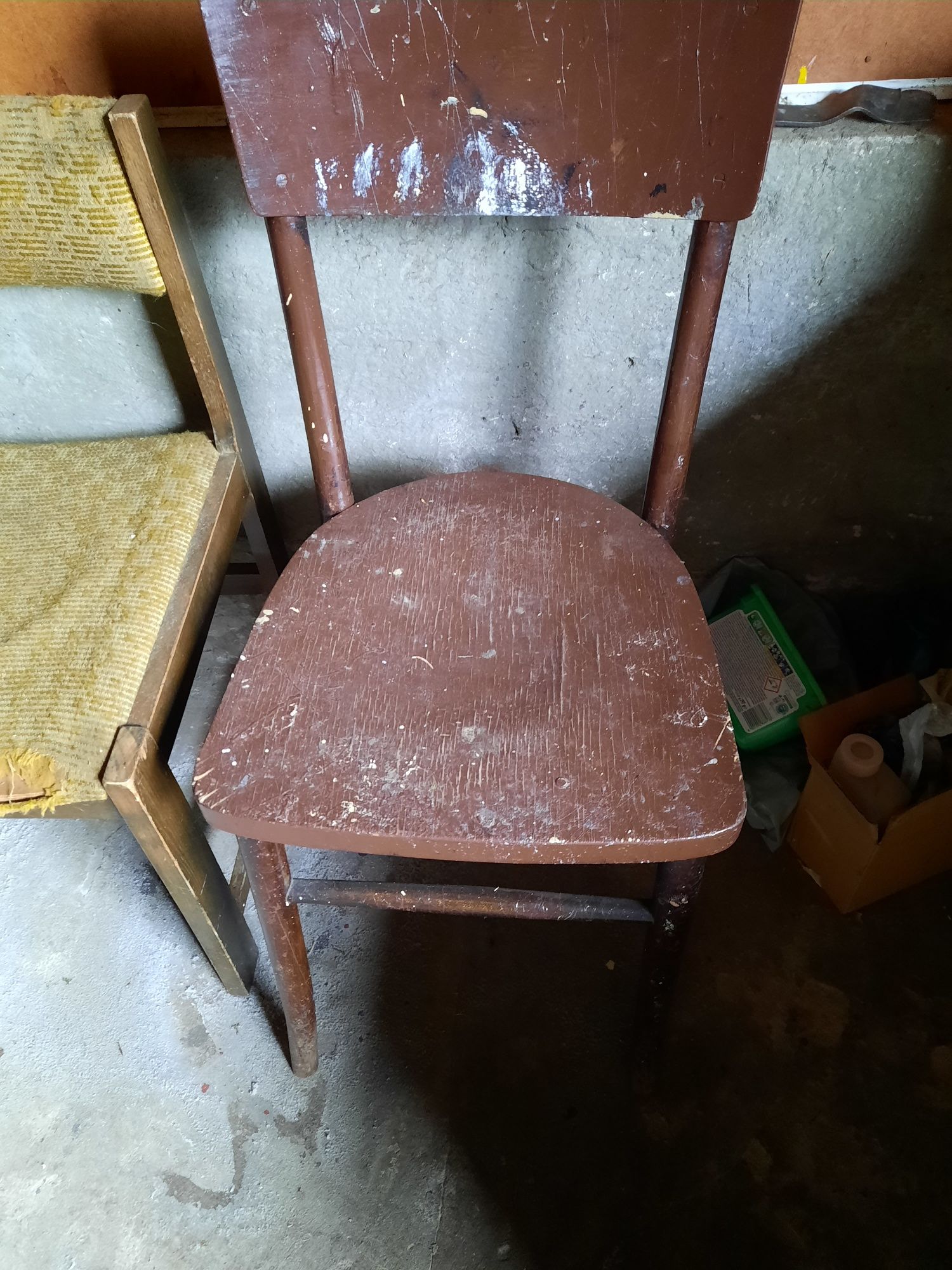 Sprzedam krzesła drewniane .