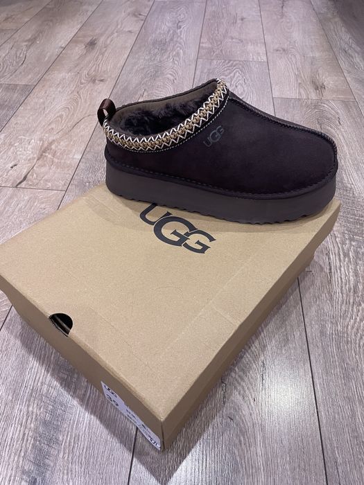 Крутезні жіночі короткі уггі на платформі Ugg Tazz