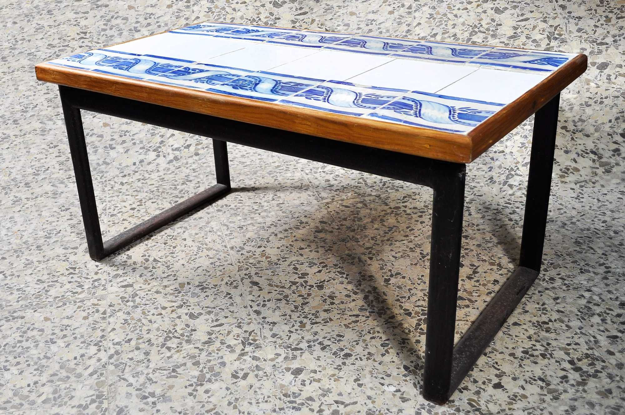 Mesa de apoio ferro e azulejos séc.XVIII