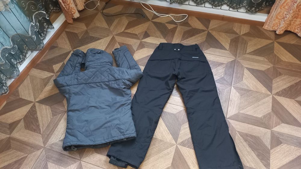 Лыжный   костюм на флисе  36р ,S,Burton