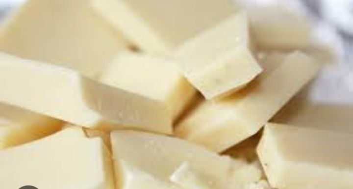 Шоколад натуральный весовой кусковой молочный и белый