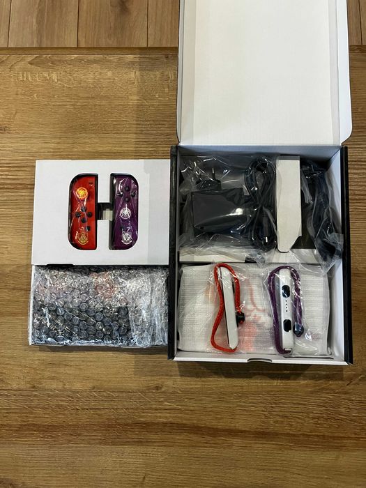 Nintendo Switch OLED w wersji Pokemon Scarlet/Violet